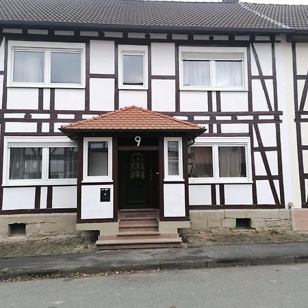 Monteurzimmer Oberlistingen Zweibettzimmer Mit 2 Baedern Breuna Exterior photo